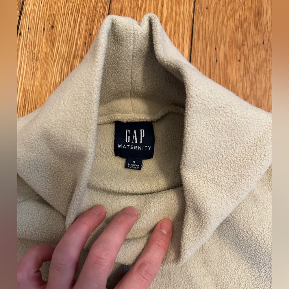 Gap nursing fleece sweatshirt- small